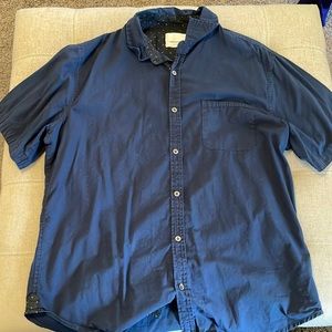 Men’s short sleeve button down